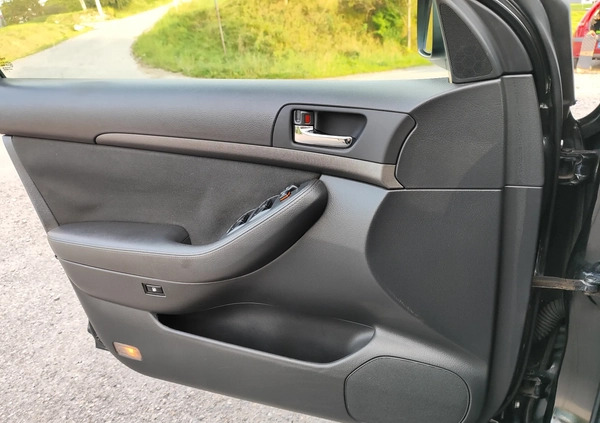 Toyota Avensis cena 13400 przebieg: 231313, rok produkcji 2006 z Darłowo małe 121